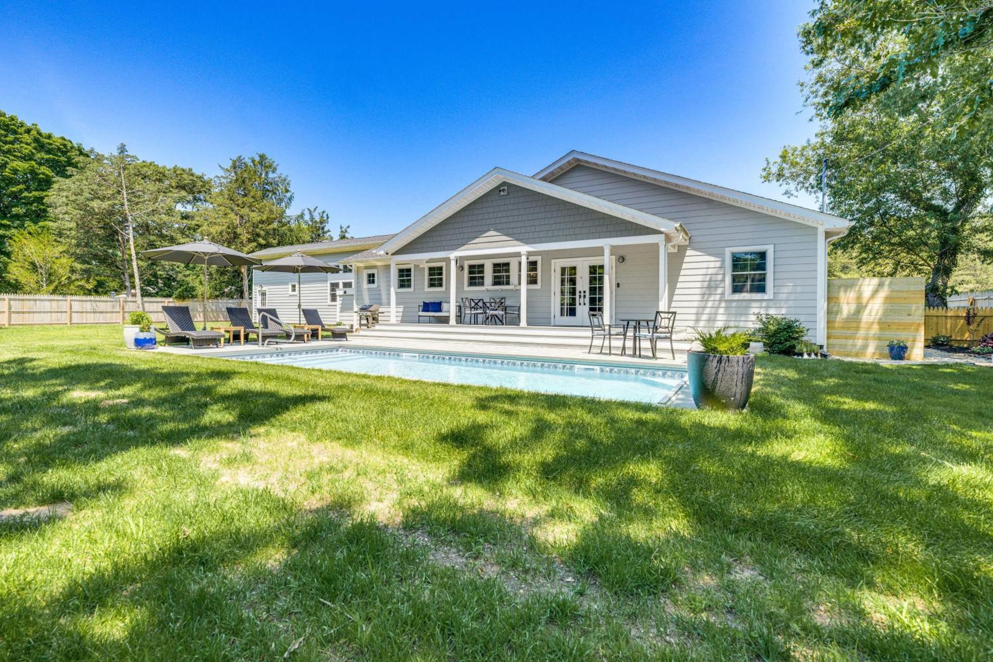 Distinctive Hamptons Home With Pool Near Bay, Ocean Hampton Bays Esterno foto