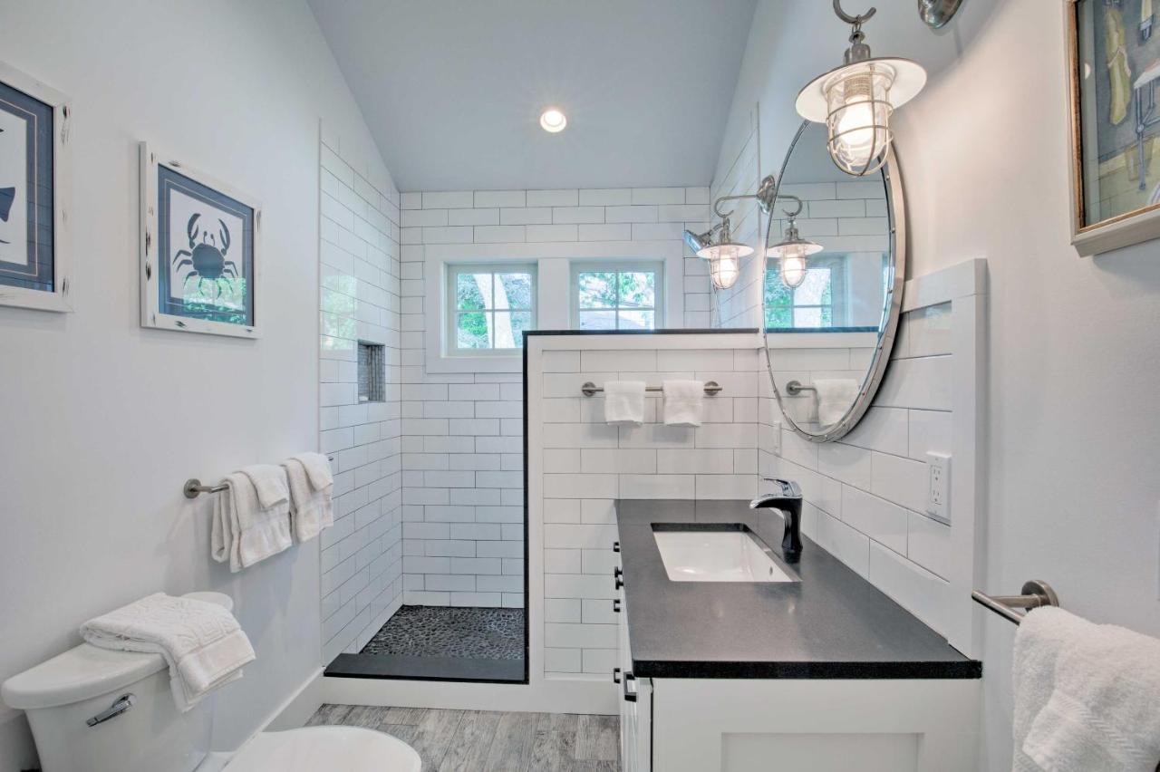 Distinctive Hamptons Home With Pool Near Bay, Ocean Hampton Bays Esterno foto